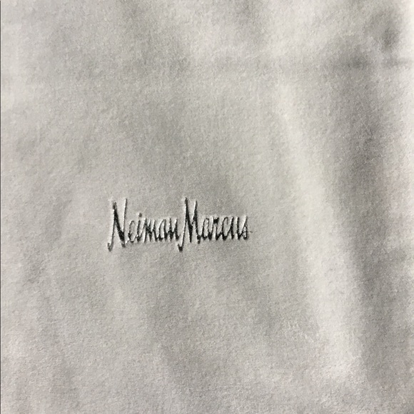 NEIMAN MARCUS - Picture 5 of 9